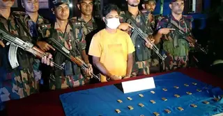যশোরে ৭ কোটি টাকার স্বর্ণের চালান জব্দ; ২৬ বারসহ আটক ১
